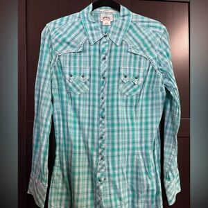 Ariat snap shirt